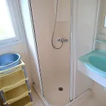 Le Flamboyant - Piscines Chauffees 펜션 *